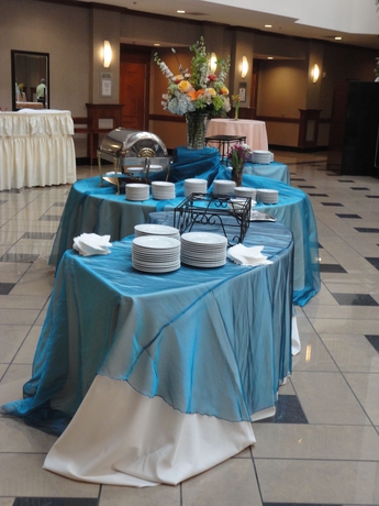 Imagen del bar/restaurante del Hotel Embassy Suites By Hilton Dulles North Loudoun. Foto 5