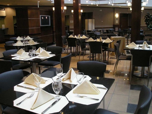 Imagen del bar/restaurante del Hotel Embassy Suites By Hilton Dulles North Loudoun. Foto 6