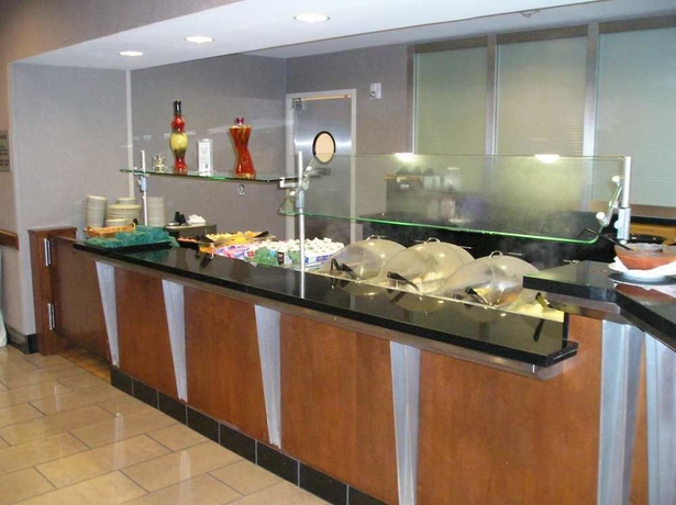Imagen del bar/restaurante del Hotel Embassy Suites By Hilton Dulles North Loudoun. Foto 7