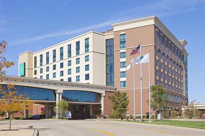 Imagen general del Hotel Embassy Suites By Hilton E Peoria Riverfront Conf Center. Foto 1