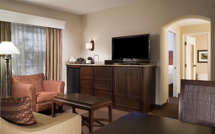 Imagen de los interiores del Hotel Embassy Suites By Hilton Flagstaff. Foto 9