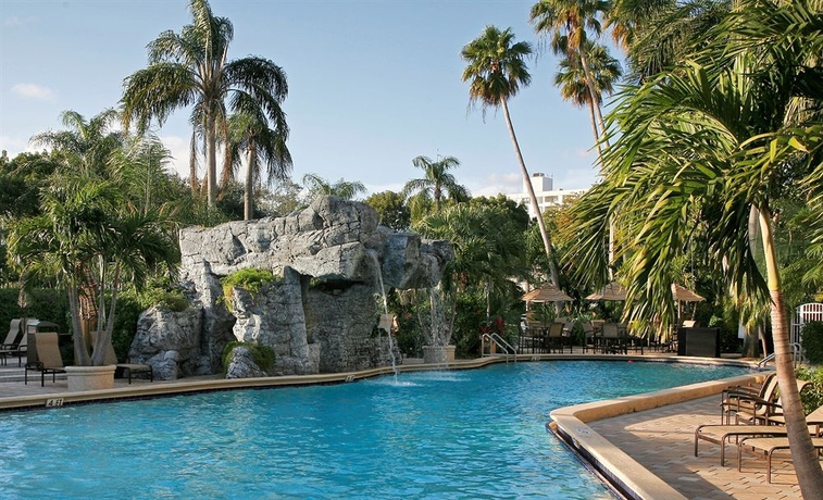 Imagen de la piscina del Hotel Embassy Suites By Hilton Fort Lauderdale 17th Street. Foto 12