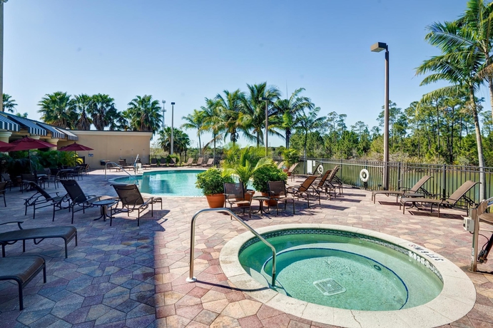 Imagen de la piscina del Hotel Embassy Suites By Hilton Fort Myers Estero. Foto 8