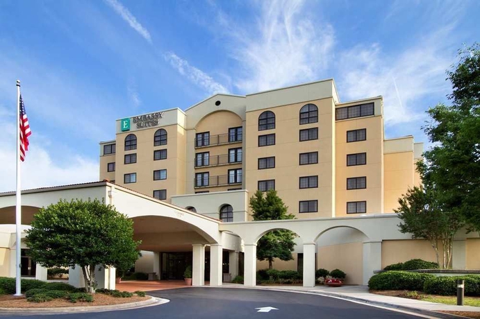 Imagen general del Hotel Embassy Suites By Hilton Greensboro Airport. Foto 1
