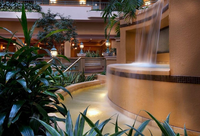 Imagen general del Hotel Embassy Suites By Hilton Greensboro Airport. Foto 2