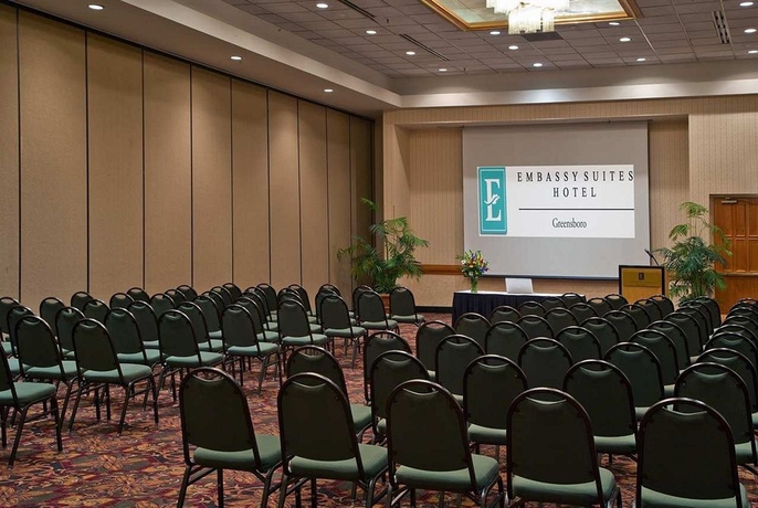 Imagen de los interiores del Hotel Embassy Suites By Hilton Greensboro Airport. Foto 13
