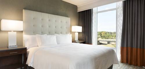 Imagen de la habitación del Hotel Embassy Suites By Hilton Greenville Downtown Riverplace. Foto 4