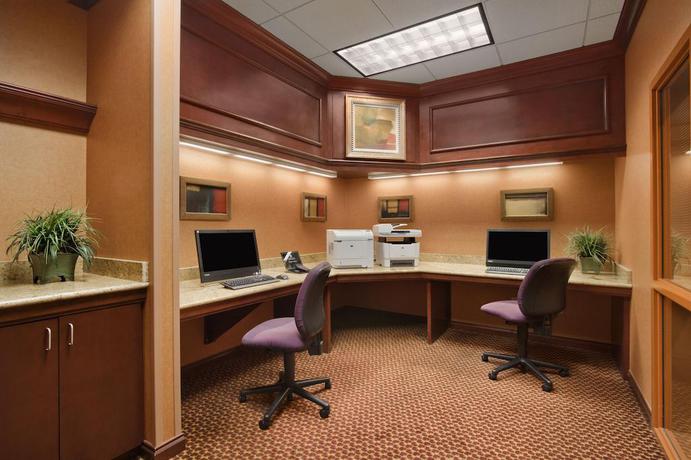Imagen general del Hotel Embassy Suites By Hilton Hampton Convention Center. Foto 2