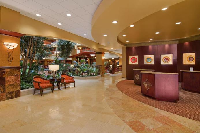 Imagen general del Hotel Embassy Suites By Hilton Hampton Convention Center. Foto 4