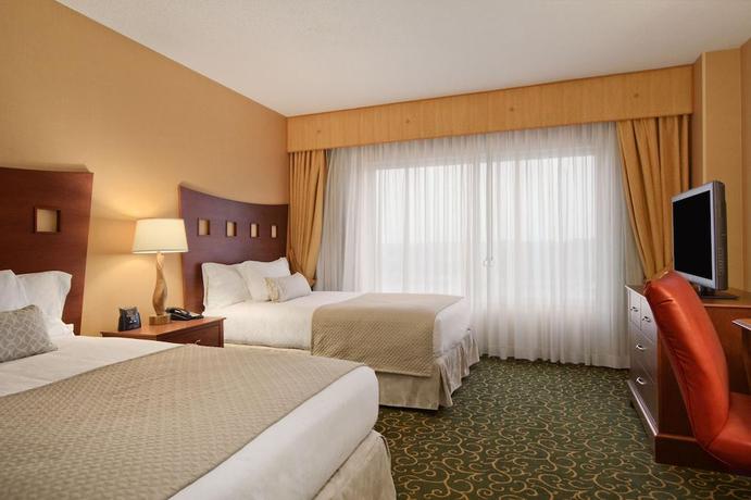 Imagen general del Hotel Embassy Suites By Hilton Hampton Convention Center. Foto 8