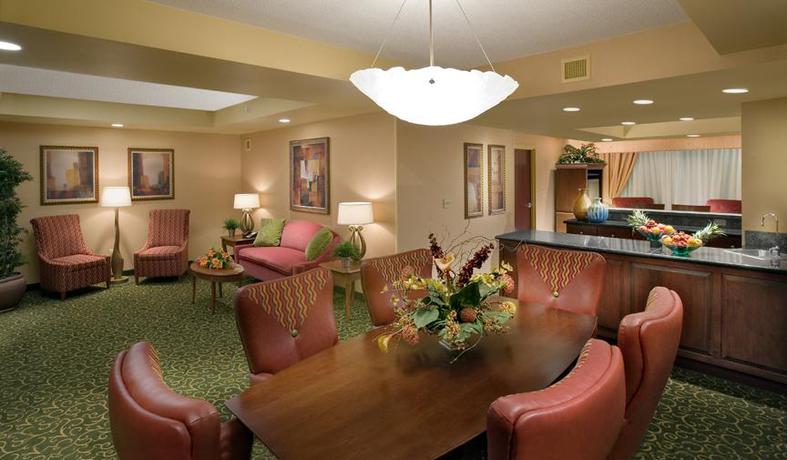 Imagen general del Hotel Embassy Suites By Hilton Hampton Convention Center. Foto 12