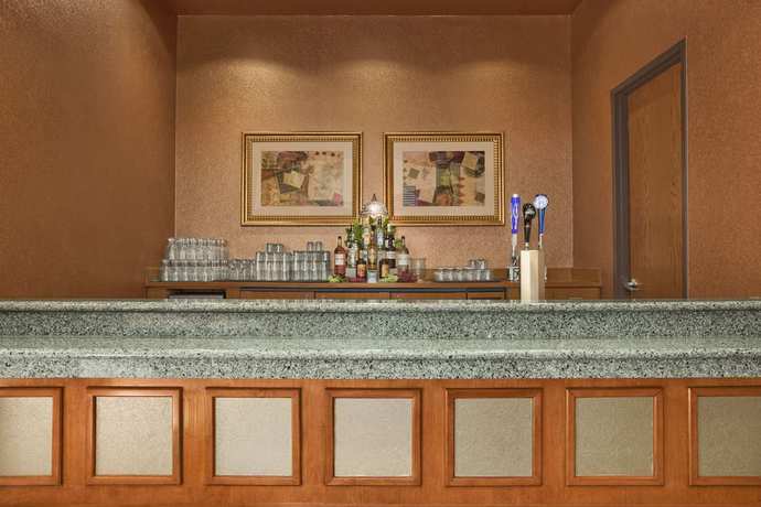 Imagen de la habitación del Hotel Embassy Suites By Hilton Hot Springs and Spa. Foto 3