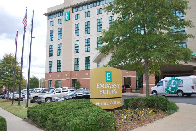Imagen de la piscina del Hotel Embassy Suites By Hilton Hot Springs and Spa. Foto 11