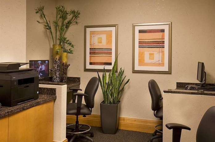 Imagen de los interiores del Hotel Embassy Suites By Hilton Houston Energy Corridor. Foto 13