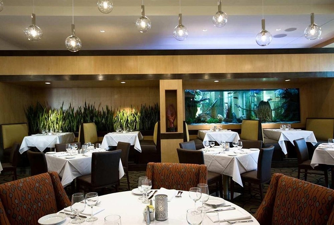 Imagen del bar/restaurante del Hotel Embassy Suites By Hilton Houston Energy Corridor. Foto 2