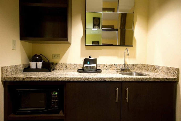 Imagen de la habitación del Hotel Embassy Suites By Hilton Houston Energy Corridor. Foto 6