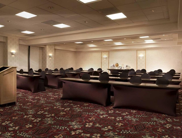 Imagen de los interiores del Hotel Embassy Suites By Hilton Houston Near The Galleria. Foto 8