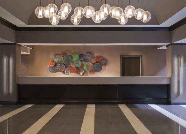 Imagen de los interiores del Hotel Embassy Suites By Hilton Houston Near The Galleria. Foto 14