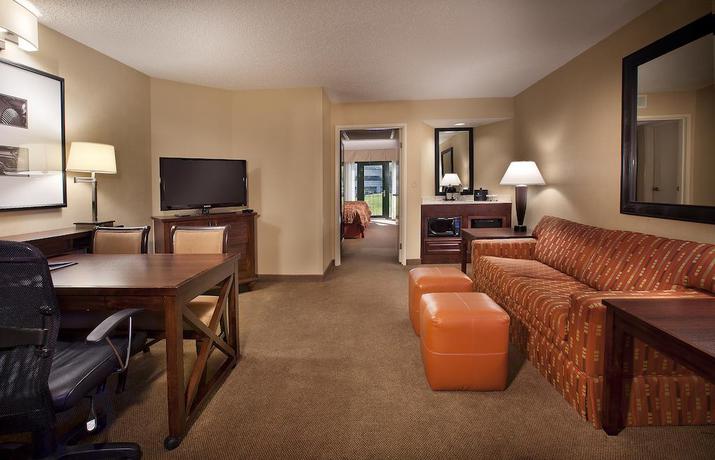 Imagen general del Hotel Embassy Suites By Hilton Indianapolis North. Foto 2
