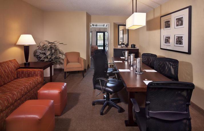 Imagen general del Hotel Embassy Suites By Hilton Indianapolis North. Foto 9