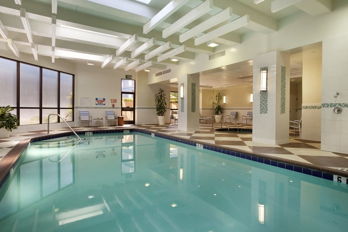 Imagen de la piscina del Hotel Embassy Suites By Hilton Irvine Orange County Airport. Foto 16