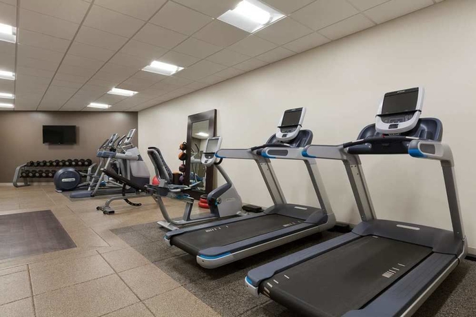 Imagen de los interiores del Hotel Embassy Suites By Hilton Jacksonville Baymeadows. Foto 12