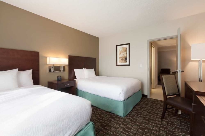 Imagen de la habitación del Hotel Embassy Suites By Hilton Jacksonville Baymeadows. Foto 8