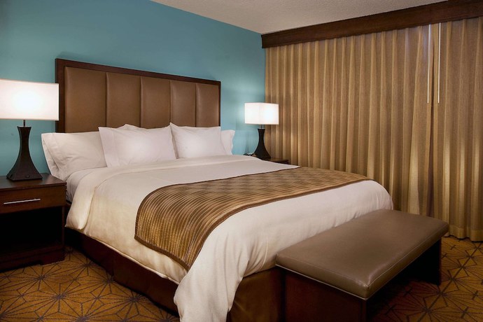 Imagen de la habitación del Hotel Embassy Suites By Hilton Kansas City International Airport. Foto 2