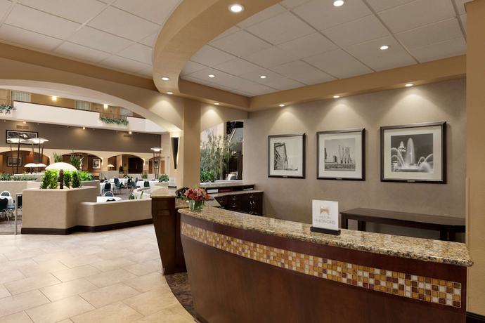 Imagen de los interiores del Hotel Embassy Suites By Hilton Kansas City International Airport. Foto 19