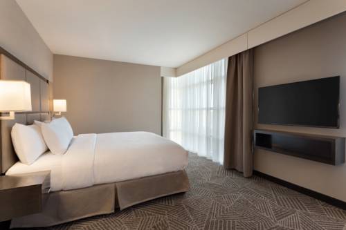 Imagen de la habitación del Hotel Embassy Suites By Hilton Kansas City Olathe. Foto 5
