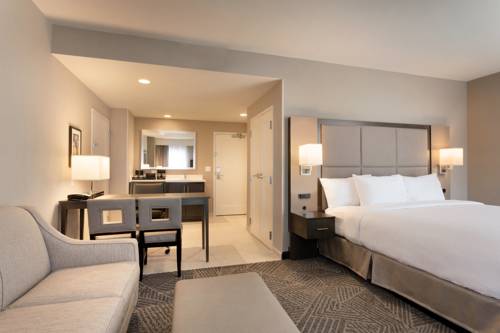 Imagen de la habitación del Hotel Embassy Suites By Hilton Kansas City Olathe. Foto 6