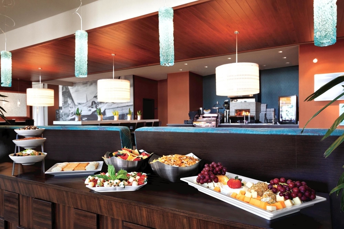 Imagen del bar/restaurante del Hotel Embassy Suites By Hilton Knoxville West. Foto 4