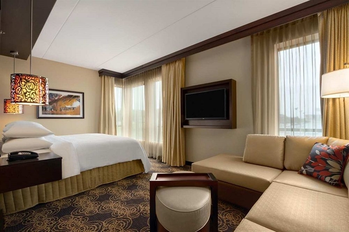 Imagen de los interiores del Hotel Embassy Suites By Hilton Knoxville West. Foto 11