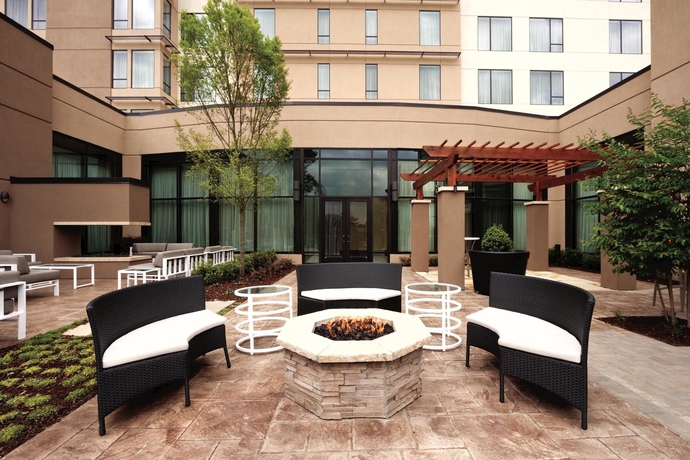 Imagen de los exteriores del Hotel Embassy Suites By Hilton Knoxville West. Foto 9