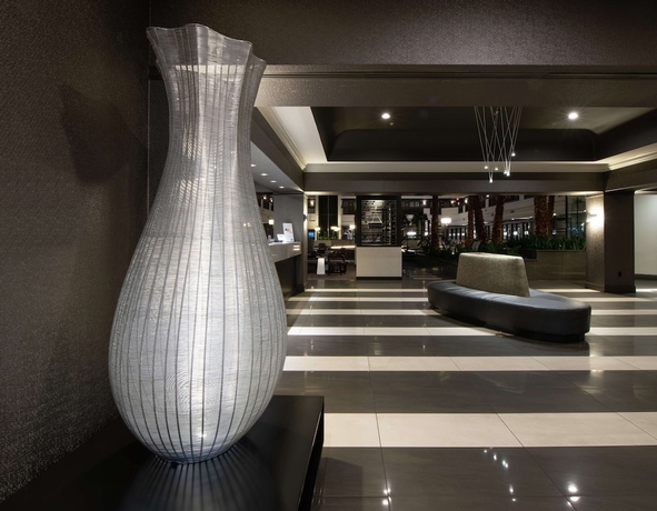 Imagen de los interiores del Hotel Embassy Suites By Hilton Las Vegas. Foto 17