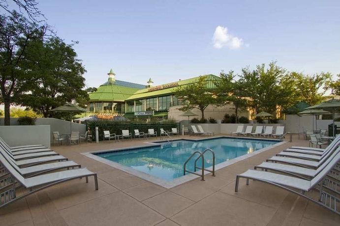Imagen de la piscina del Hotel Embassy Suites By Hilton Lexington Green. Foto 16