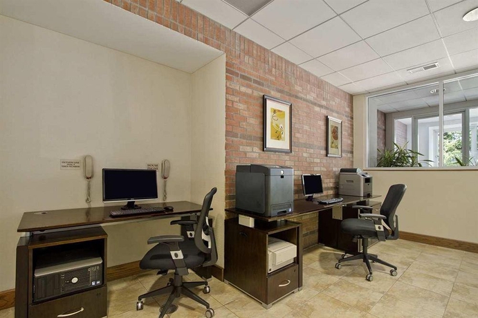 Imagen de los interiores del Hotel Embassy Suites By Hilton Lexington Green. Foto 10
