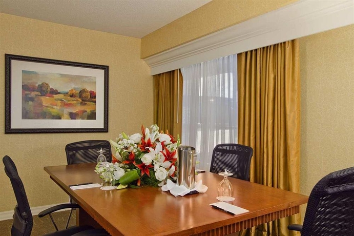 Imagen de los interiores del Hotel Embassy Suites By Hilton Lexington Green. Foto 11