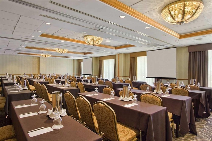 Imagen de los interiores del Hotel Embassy Suites By Hilton Lexington Green. Foto 13