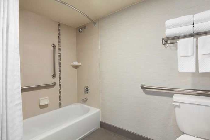 Imagen de la habitación del Hotel Embassy Suites By Hilton Lompoc Central Coast. Foto 9