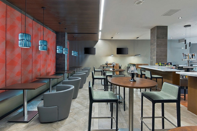 Imagen de los interiores del Hotel Embassy Suites By Hilton Los Angeles Downey. Foto 10