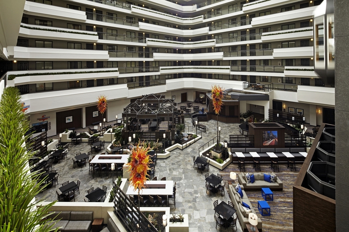 Imagen de los interiores del Hotel Embassy Suites By Hilton Los Angeles International Airport North. Foto 10