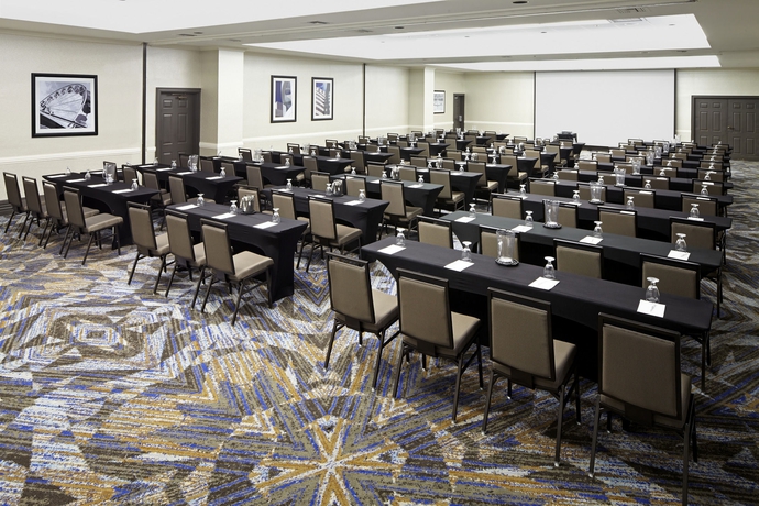 Imagen de los interiores del Hotel Embassy Suites By Hilton Los Angeles International Airport North. Foto 14