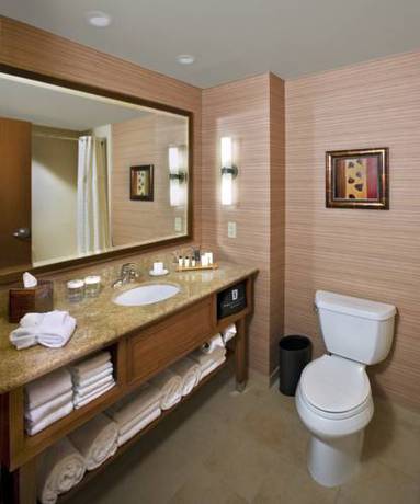 Imagen de la habitación del Hotel Embassy Suites By Hilton Loveland Conference Center. Foto 5