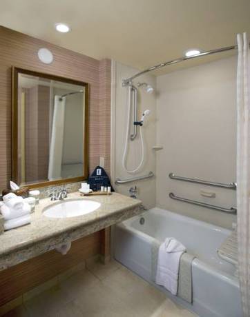 Imagen de la habitación del Hotel Embassy Suites By Hilton Loveland Conference Center. Foto 6