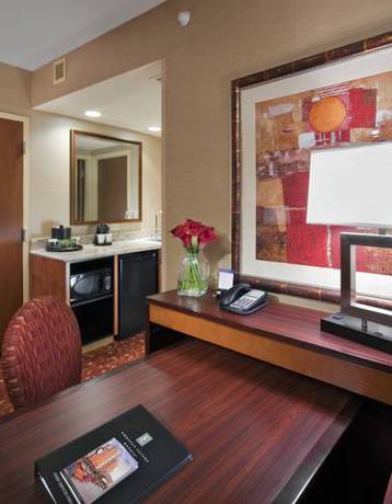 Imagen de la habitación del Hotel Embassy Suites By Hilton Loveland Conference Center. Foto 9