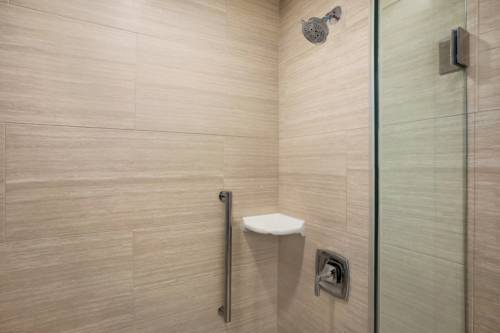 Imagen de la habitación del Hotel Embassy Suites By Hilton Mcallen Convention Center. Foto 5