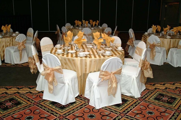 Imagen de los interiores del Hotel Embassy Suites By Hilton Miami International Airport. Foto 11