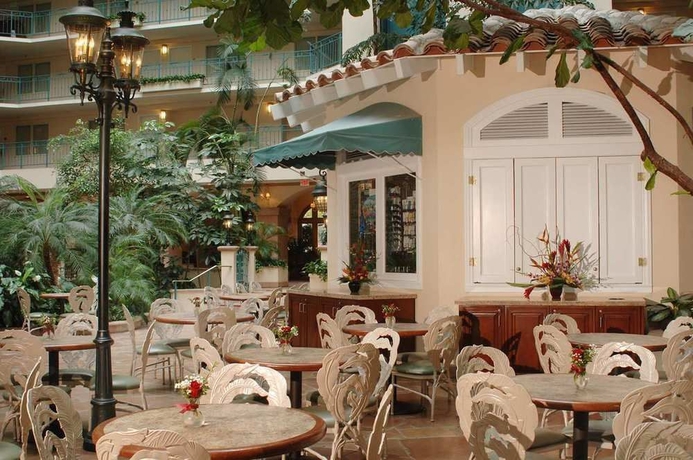 Imagen del bar/restaurante del Hotel Embassy Suites By Hilton Milpitas Silicon Valley. Foto 3