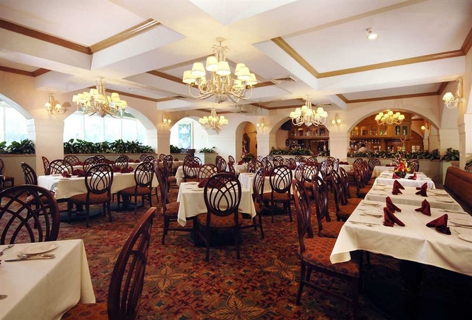 Imagen de los interiores del Hotel Embassy Suites By Hilton Milpitas Silicon Valley. Foto 8